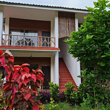 Hotel Exotica Squares Lakshmanpur Bagian luar foto