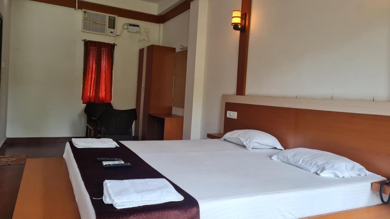 Hotel Exotica Squares Lakshmanpur Bagian luar foto