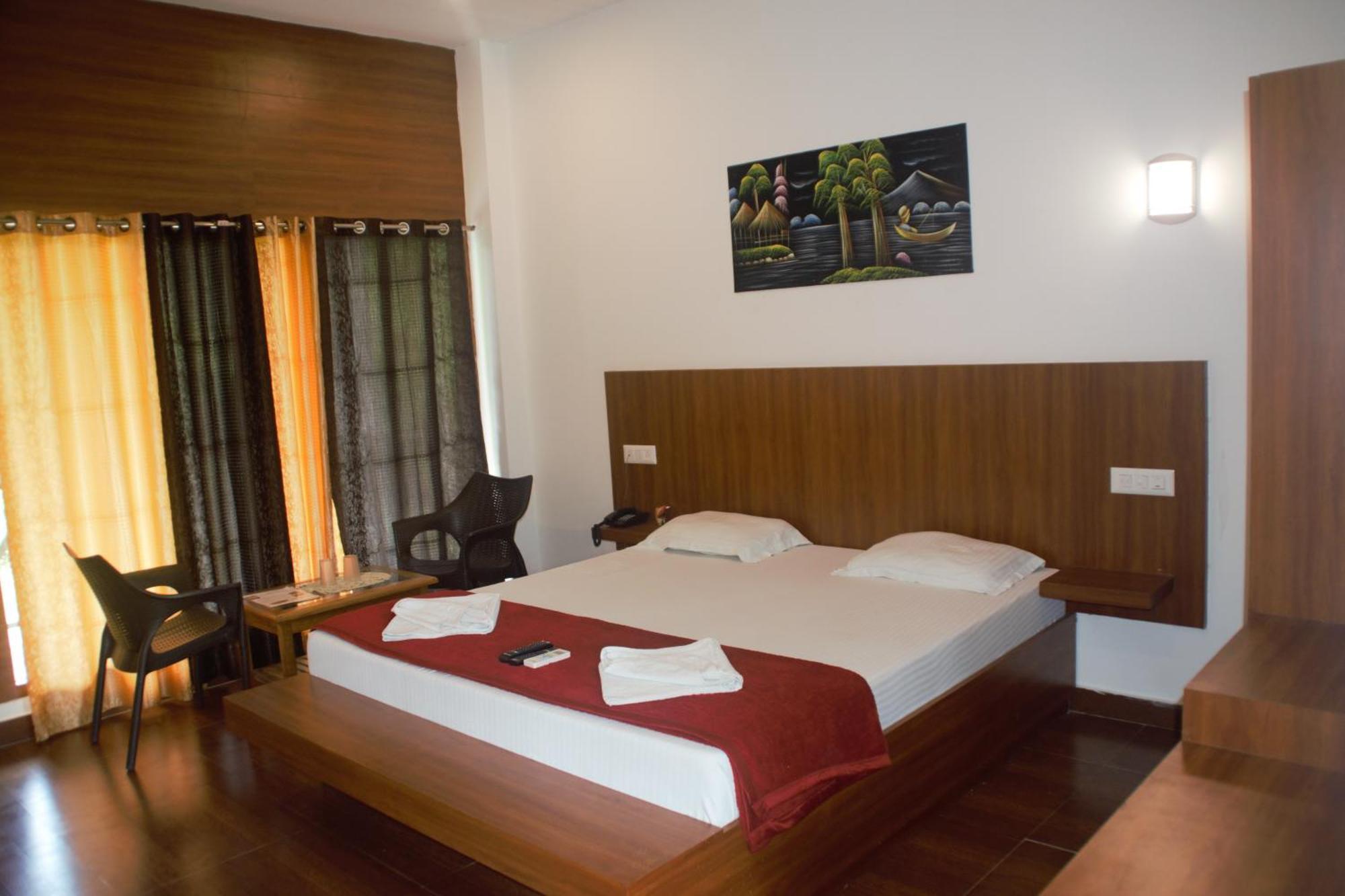 Hotel Exotica Squares Lakshmanpur Bagian luar foto