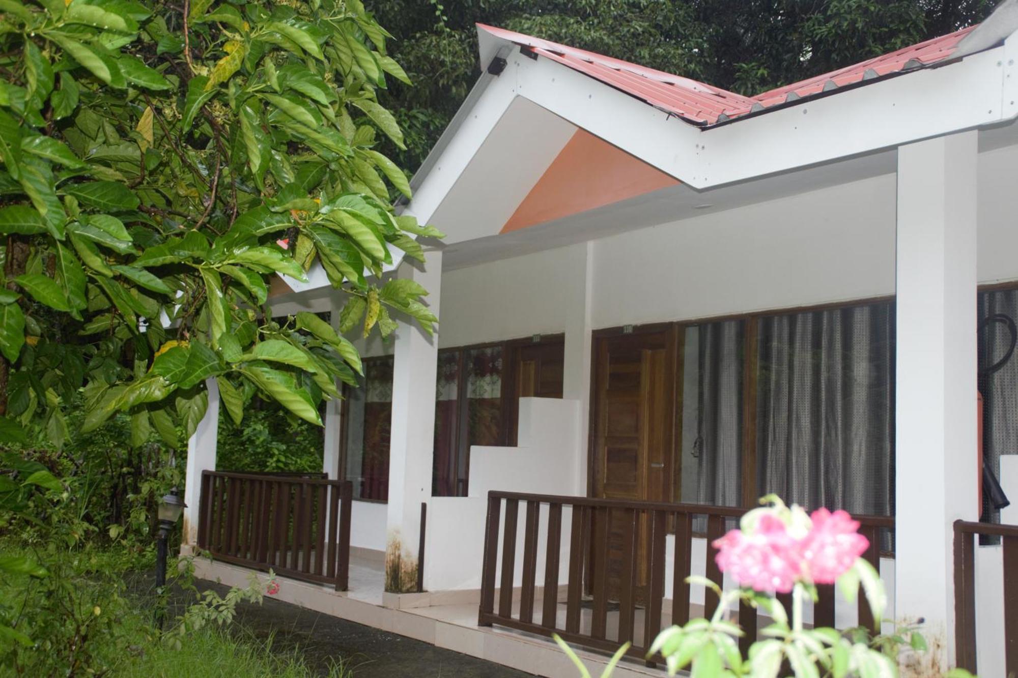 Hotel Exotica Squares Lakshmanpur Bagian luar foto