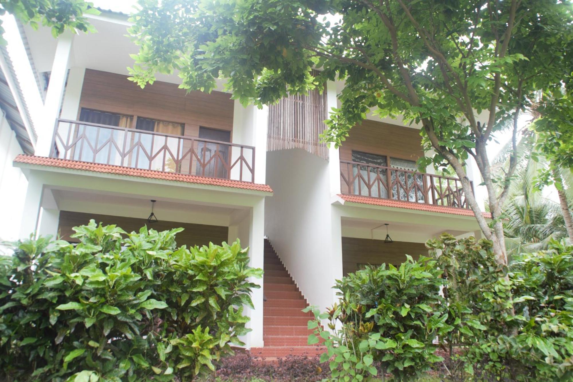 Hotel Exotica Squares Lakshmanpur Bagian luar foto