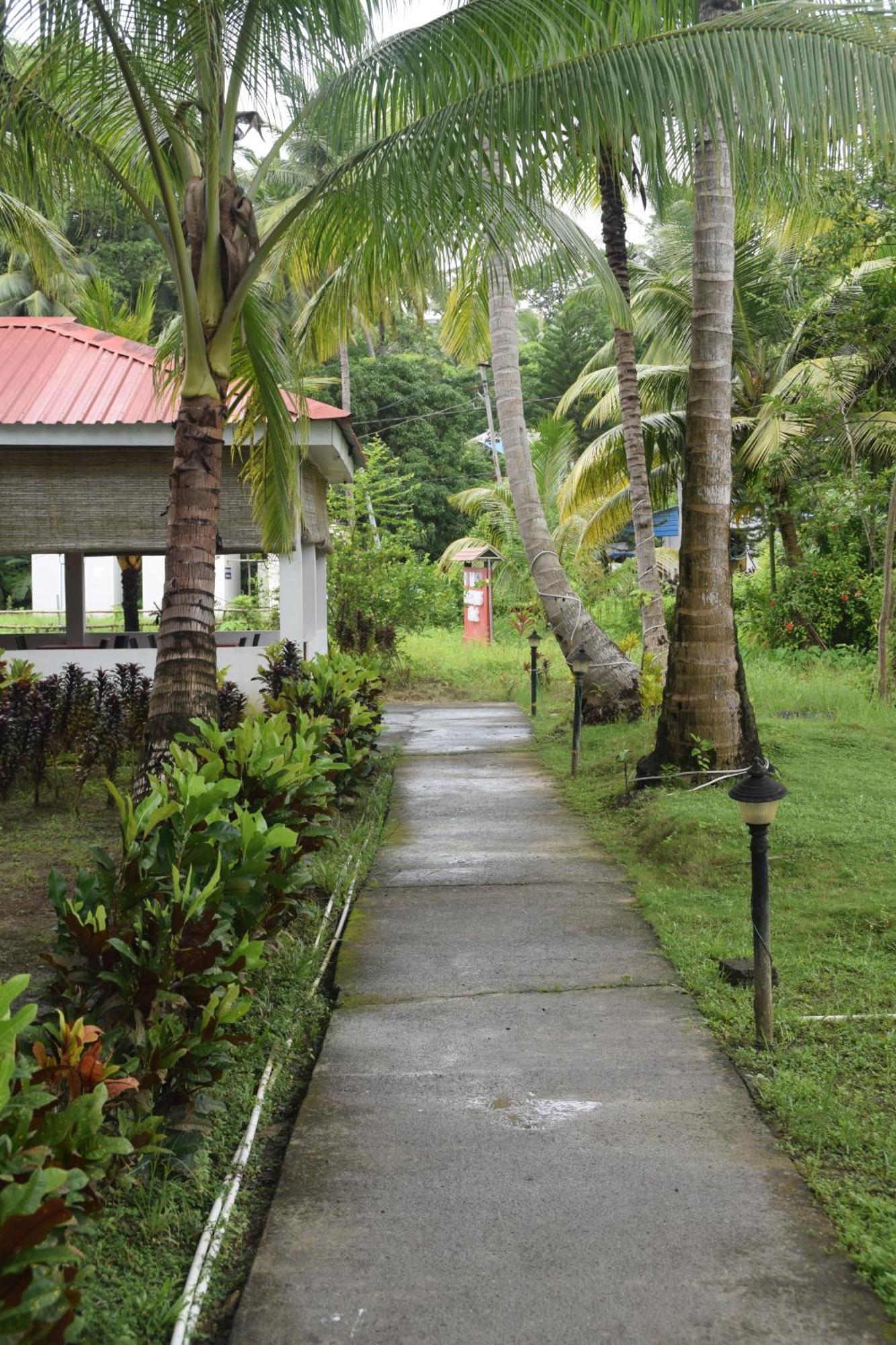 Hotel Exotica Squares Lakshmanpur Bagian luar foto