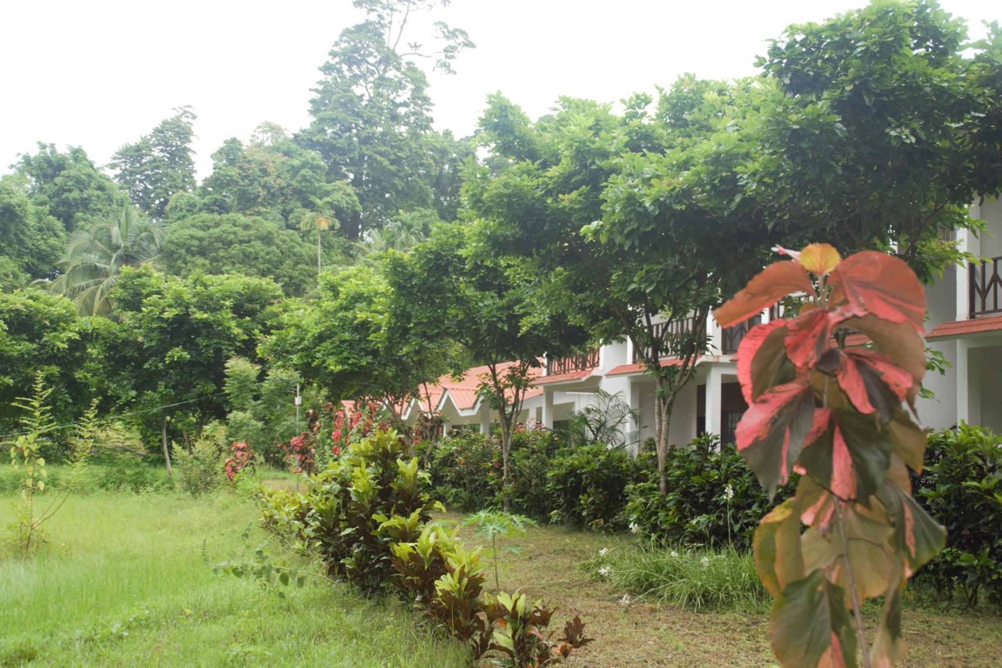 Hotel Exotica Squares Lakshmanpur Bagian luar foto
